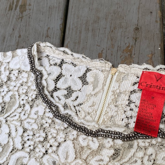 V Christina White Fitted Floral Embroidered Blouse with embellished neckline - Picture 3 of 9